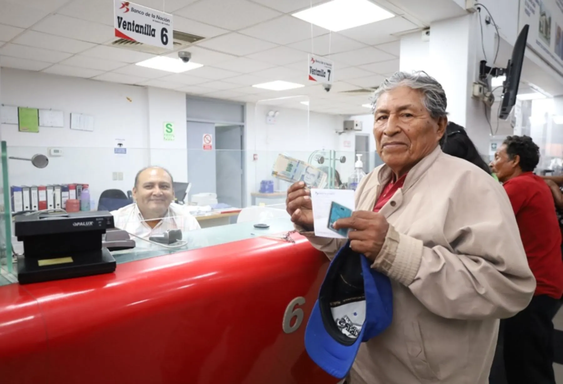 Álvarez y Acuña: pensiones y bono juvenil